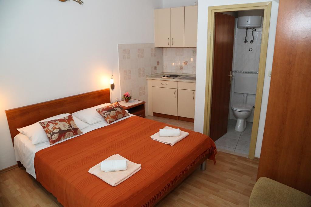 Apartments Dragica Milna  Exterior foto